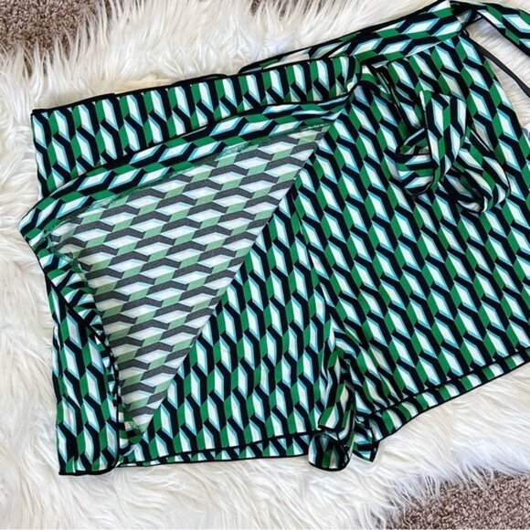 Diane von Furstenberg Target Green Geo Skort Large NWT - Picture 6 of 10